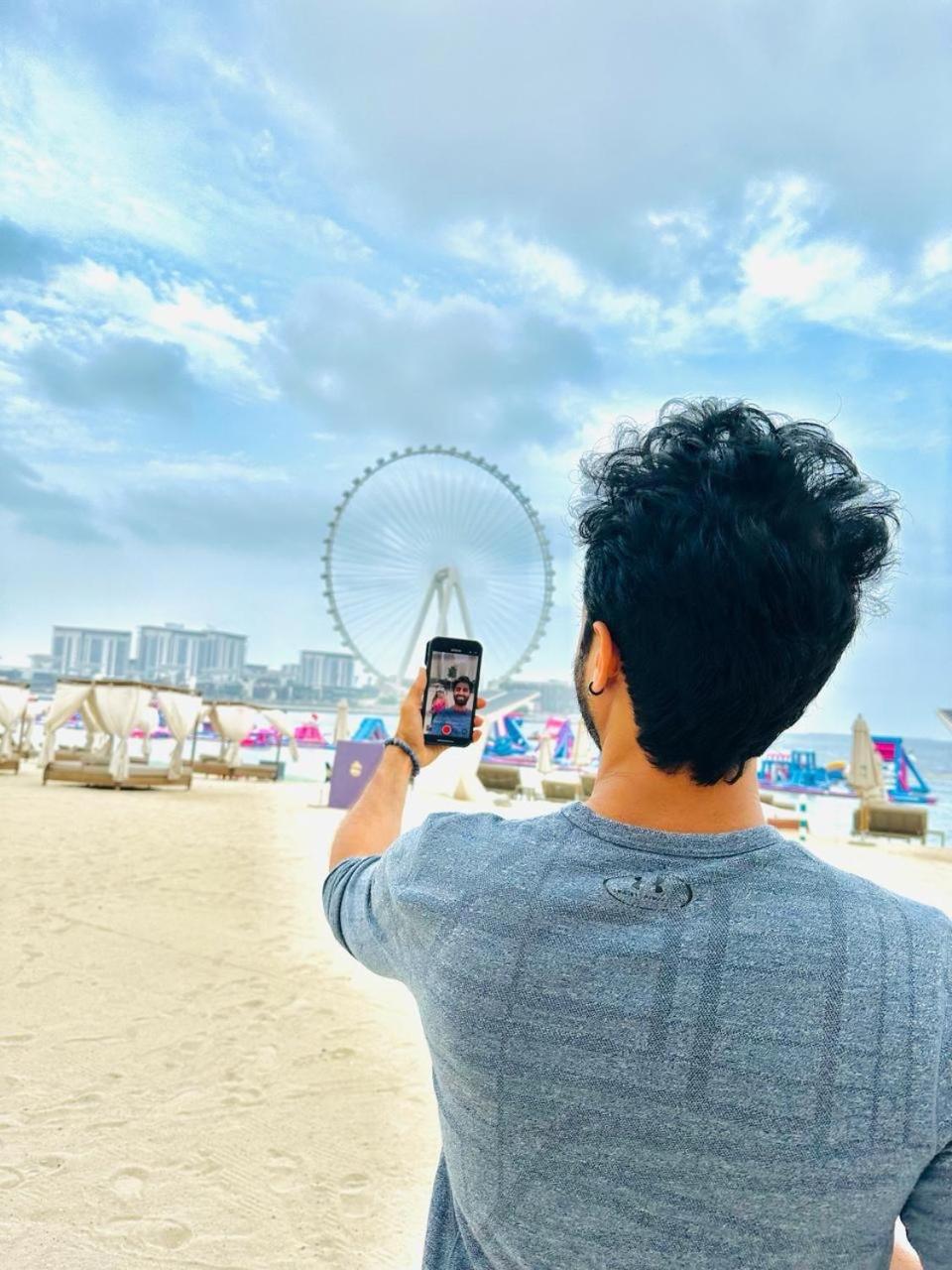 Travel Hub Premium Vandrehjem Dubai Eksteriør billede